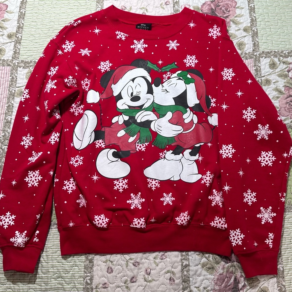Disney Mickey Mouse and Minnie Mouse Christmas sweatshirt